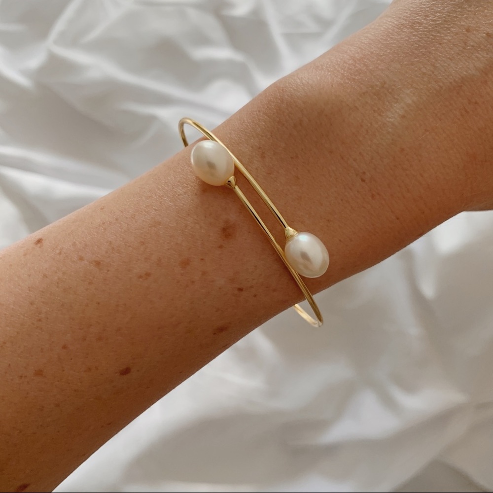 Dainty Pearl Bracelet | 14k Gold Plated - Picture 2 of 6